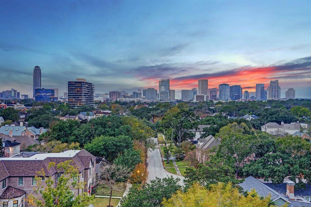 san_felipe-river_oaks_Ur7Lrcs aerial view of the River Oaks / Afton Oaks area in Houston, Texas