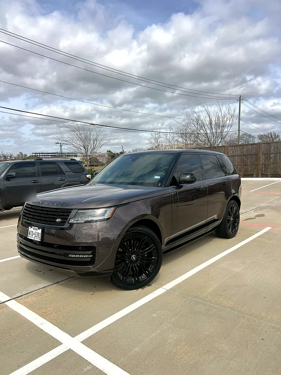 Premium mobile detailing for luxury SUV at Pearland Texas — Azul Auto Detailing