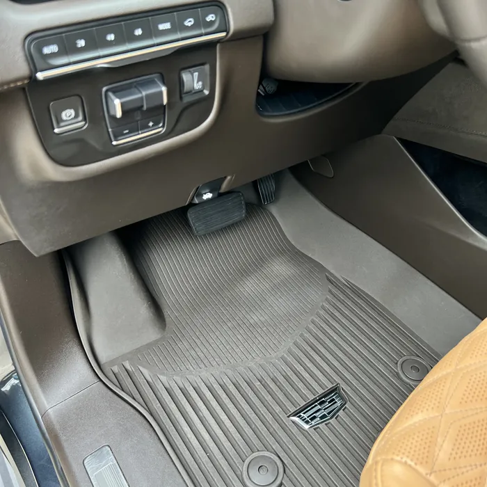 The same Cadillac Escalade floor mat after cleaning