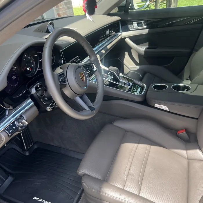 Porsche Panamera interior after an interior detail