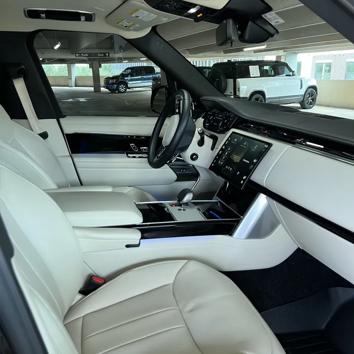Range Rover interior with white leather after an interior detail